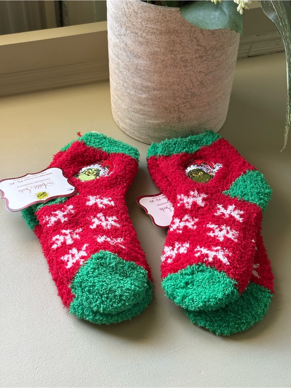 Grinch Kids Red & Green Holiday Fuzzy Socks